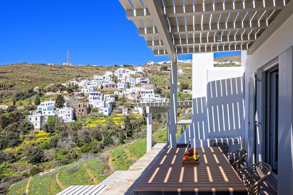 Erato In Triantaros Tinos וילה *